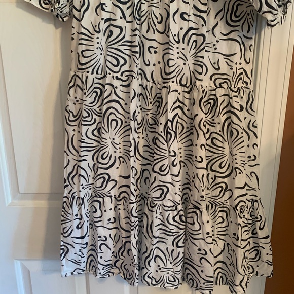 Zara White & Black Printed Tired V-Neckline Midi Dress Voluminous Sleeves Lined - Picture 5 of 12